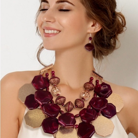 Elegant Burgundy and Gold Statement Necklace - Picture 1 of 1
